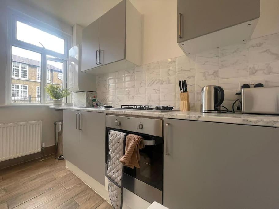 Lovely 2 Bed On Tower Bridge London Exterior foto