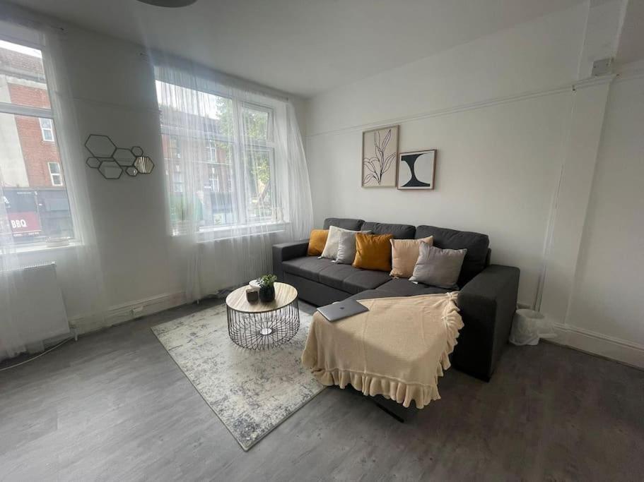 Lovely 2 Bed On Tower Bridge London Exterior foto